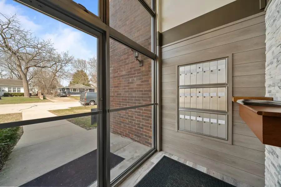 1250 Wisconsin St, Lake Geneva, WI 53147 - #2