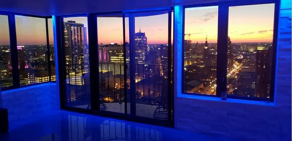 929 N Astor St, Milwaukee, WI 53202 - #1