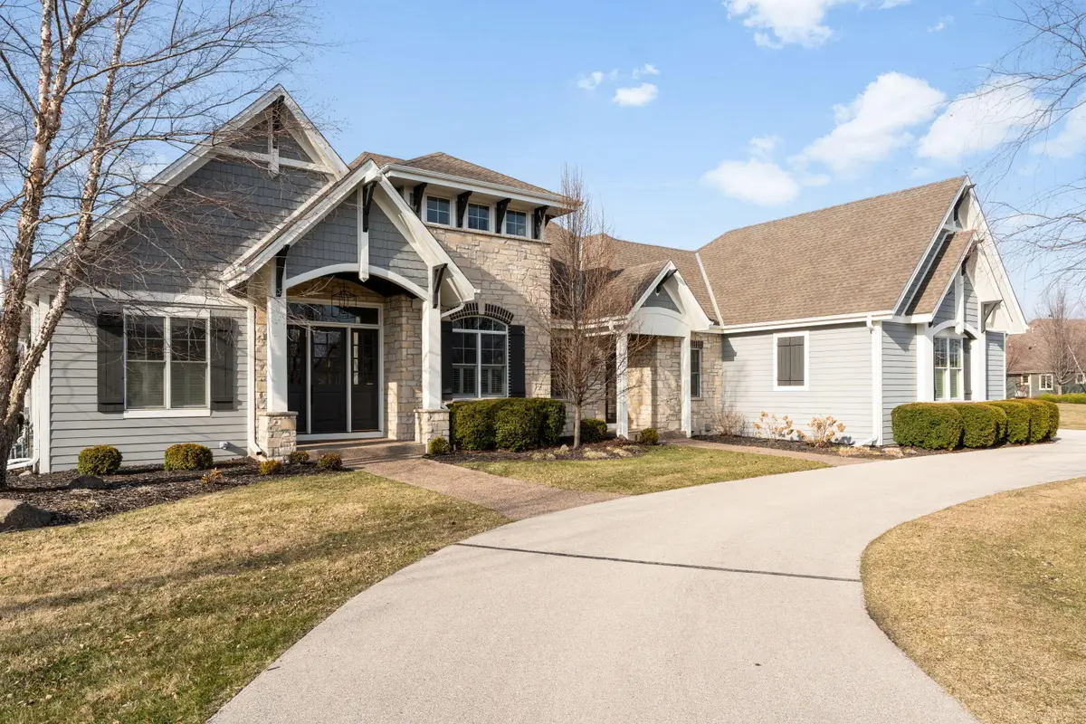 N39W23612 Grey Fox Ct, Pewaukee, WI 53072 - #1