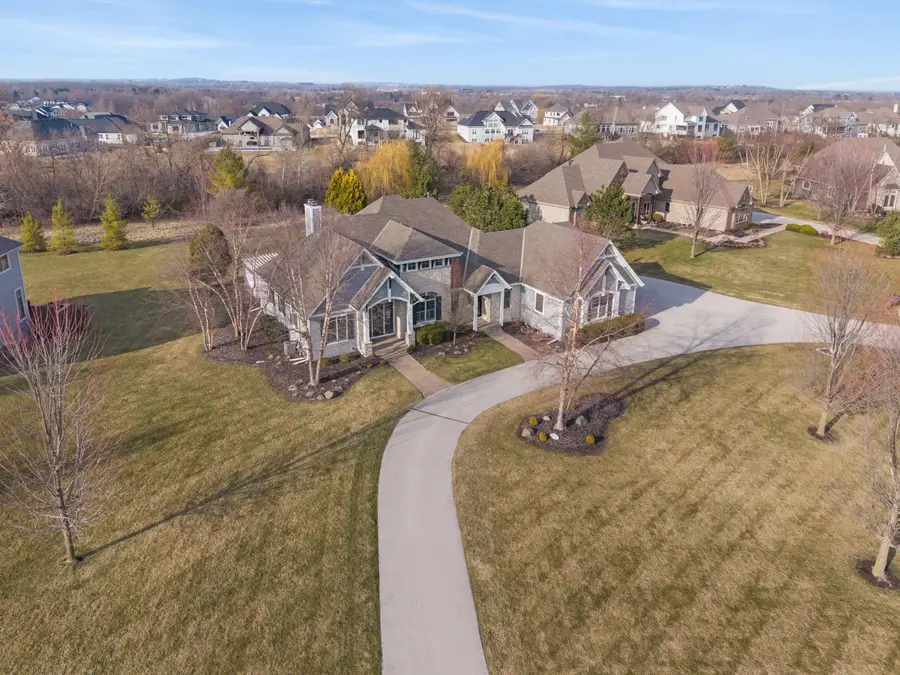 N39W23612 Grey Fox Ct, Pewaukee, WI 53072 - #2