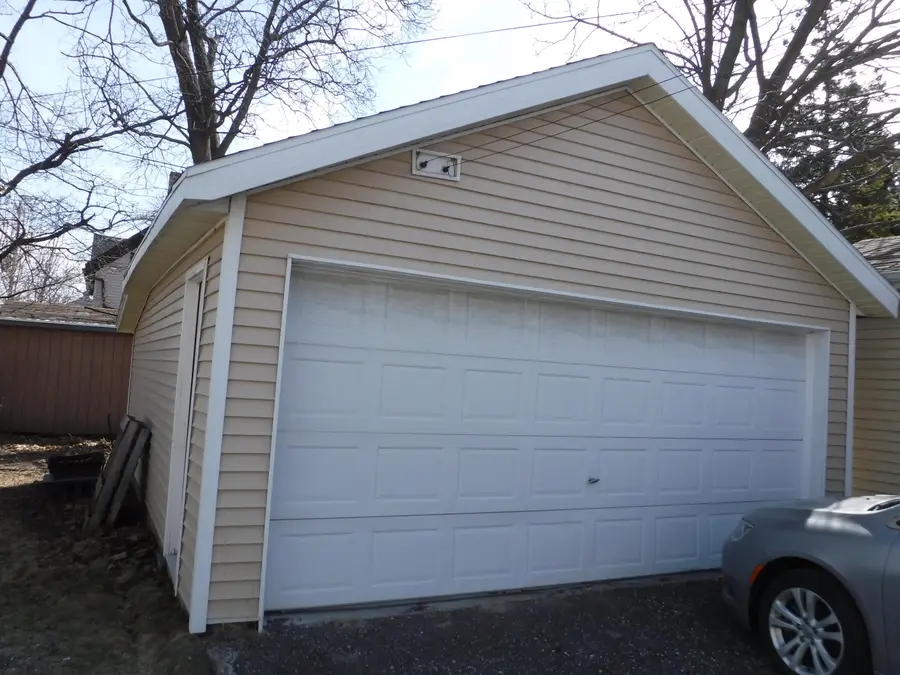 909 S 21st St, Manitowoc, WI 54220 - #2