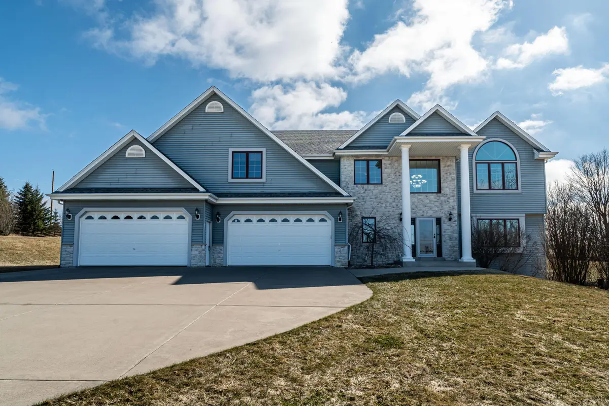 5290 Fawn Trl, Addison, WI 53027 - #1