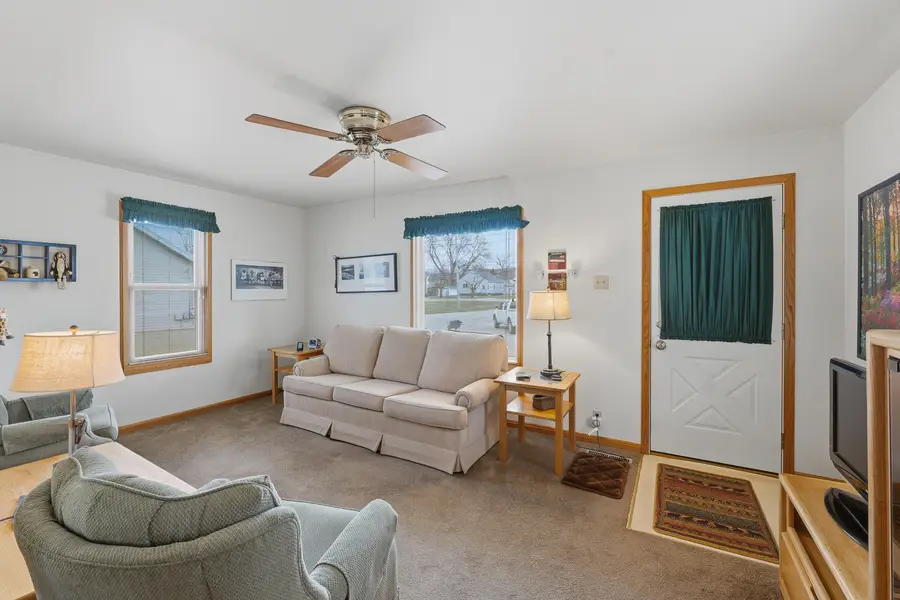 453 Alley St, Mayville, WI 53050 - #3