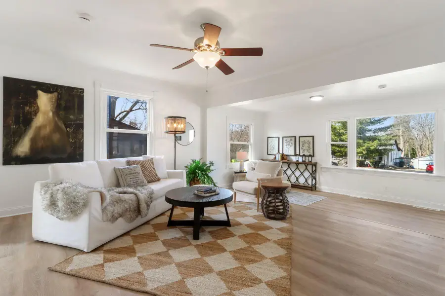 408 E Geneva St, Delavan, WI 53115 - #3