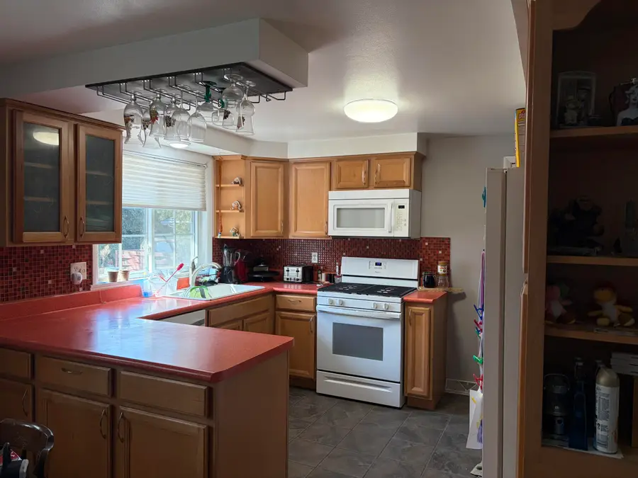 1221 Summit St, Manitowoc, WI 54220 - #3