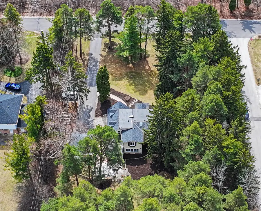 1212 E Brown Deer Rd, Bayside, WI 53217 - #3