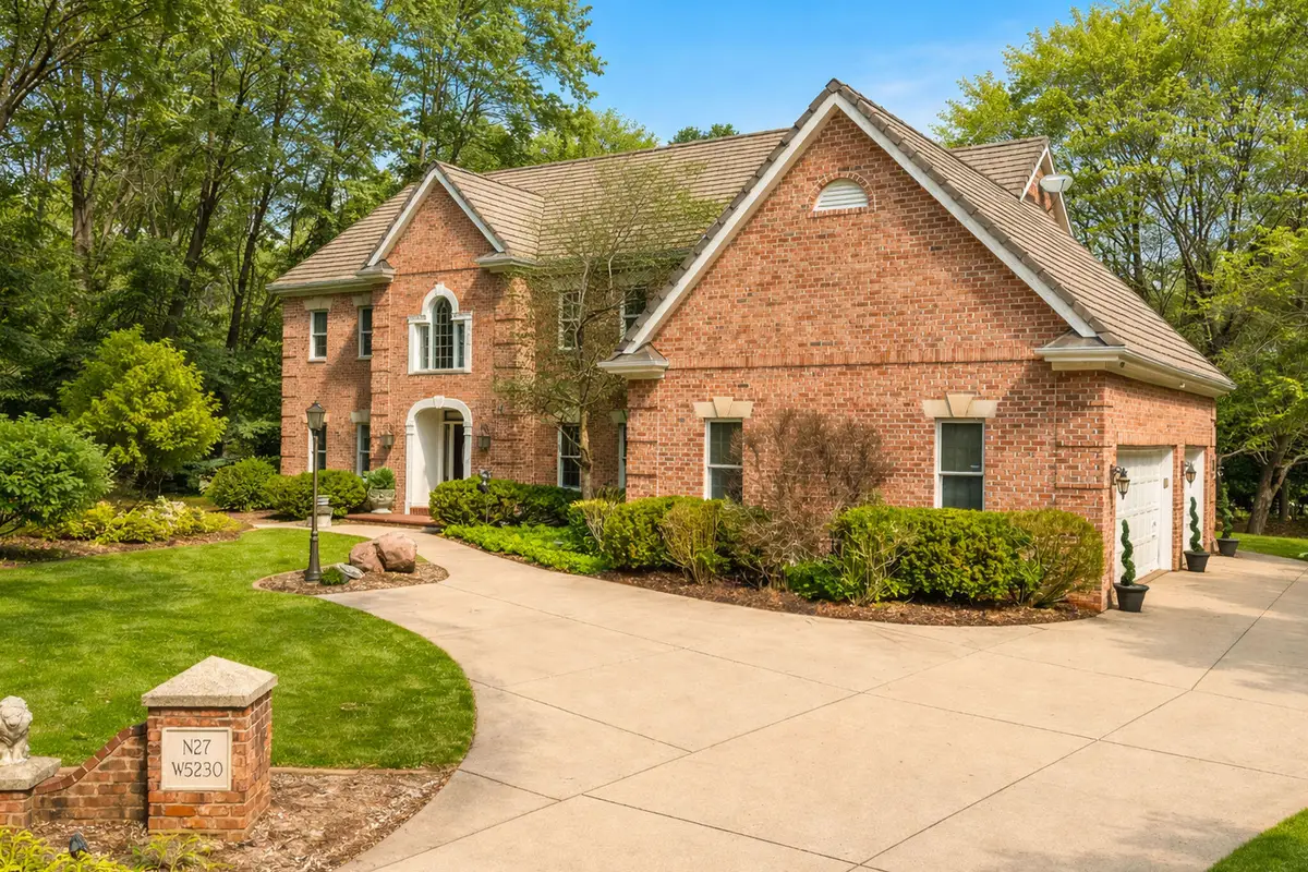 N27W5230 Hamilton Rd, Cedarburg, WI 53012 - #1