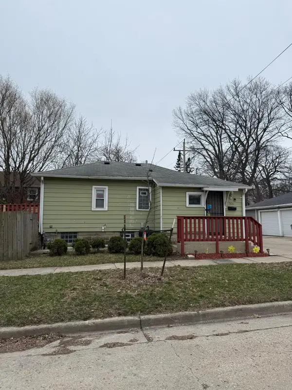 6945 W Fond Du Lac Ave, Milwaukee, WI 53218