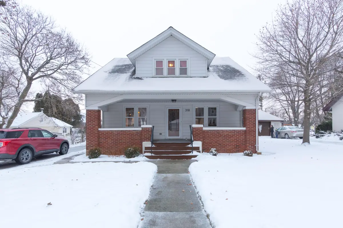 318 Forest Ave, Kewaskum, WI 53040 - #1