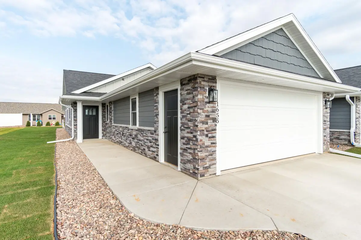 1635 Red Clover St, Holmen, WI 54636 - #1