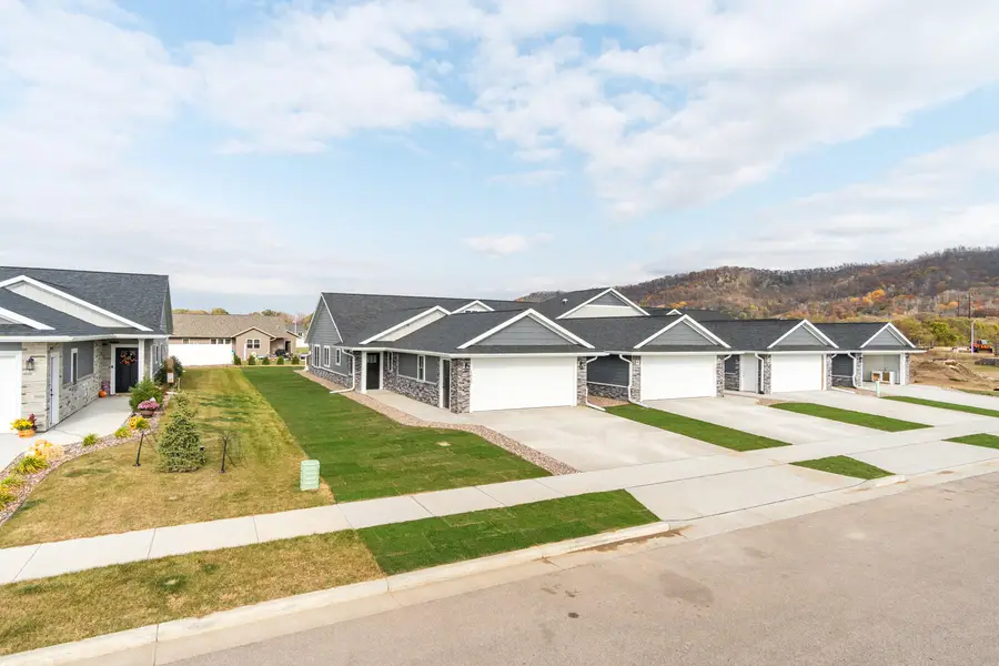 1635 Red Clover St, Holmen, WI 54636 - #2