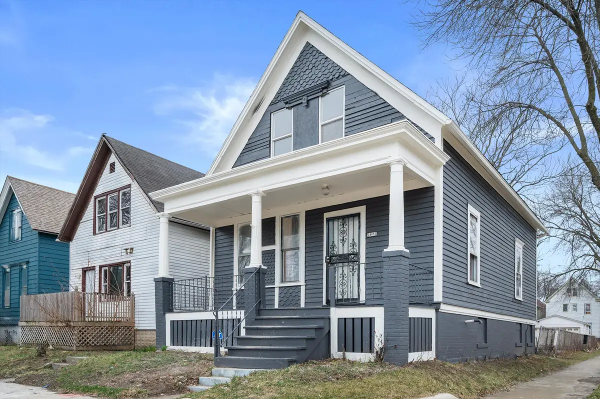 2873 N Dr William Finlayson St, Milwaukee, WI 53212 - #1