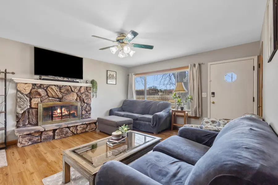 7934 N Edgeworth Dr, Milwaukee, WI 53223 - #3