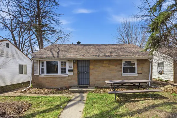 5817 N Teutonia Ave, Milwaukee, WI 53209