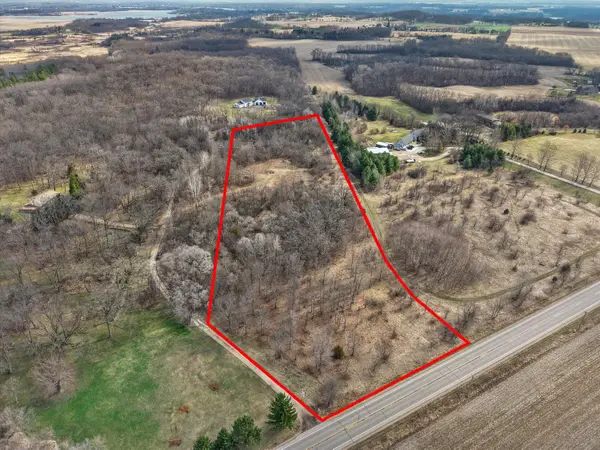 5341 Northwest Hwy, Waterford, WI 53185