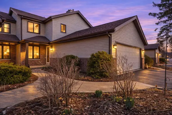 8107 S Legend Dr, Franklin, WI 53132