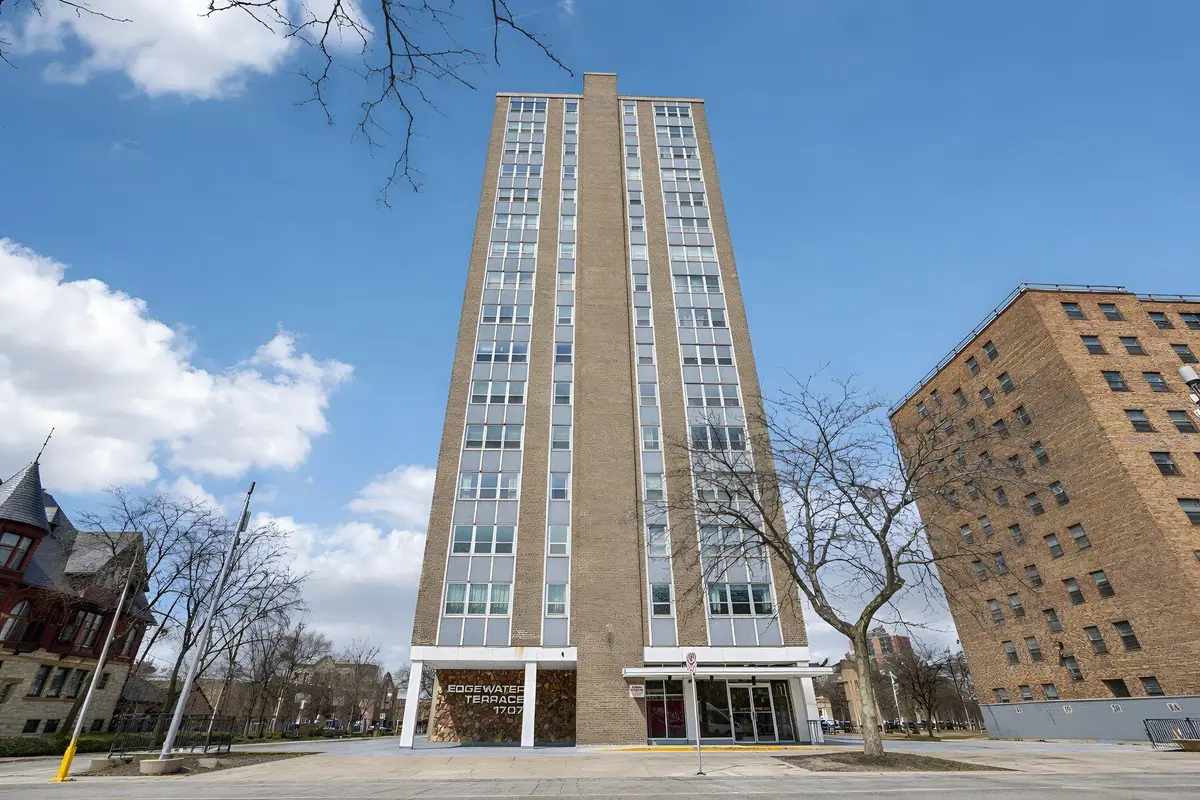 1707 N Prospect Ave, Milwaukee, WI 53202 - #1