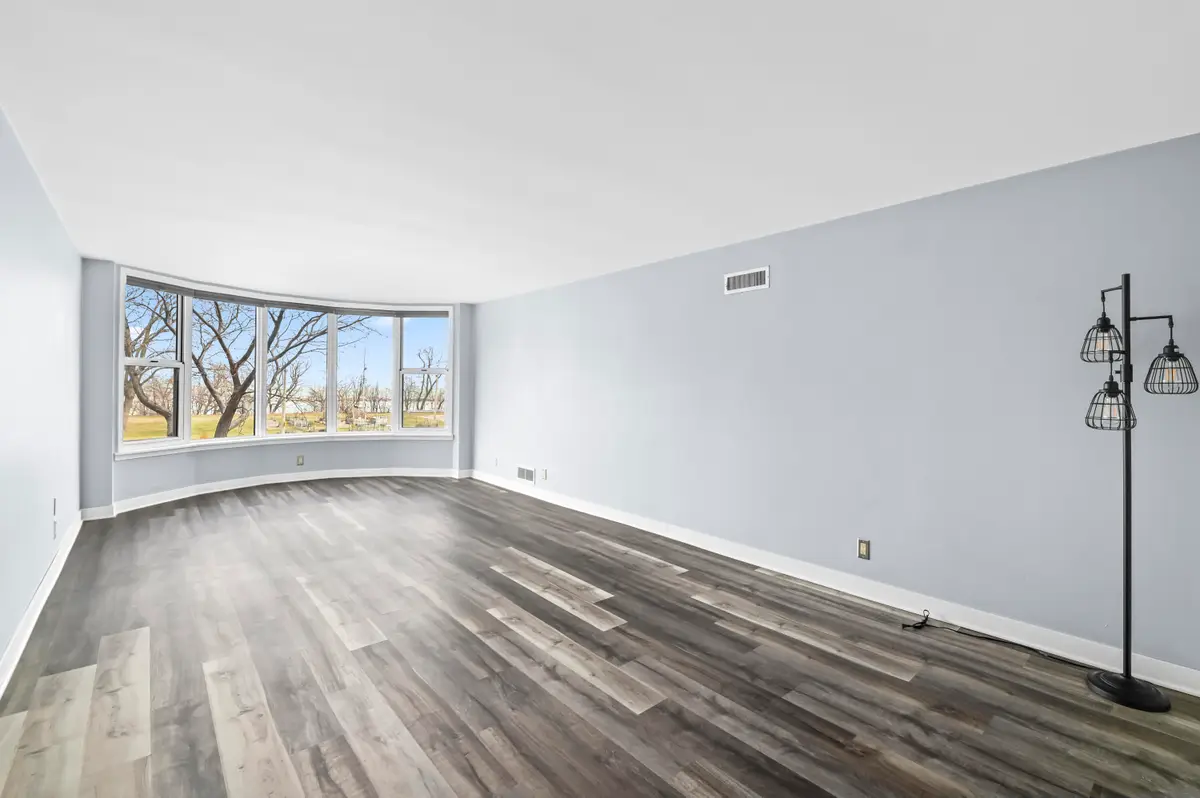 2525 S Shore Dr, Milwaukee, WI 53207 - #1