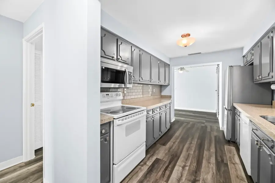 2525 S Shore Dr, Milwaukee, WI 53207 - #3