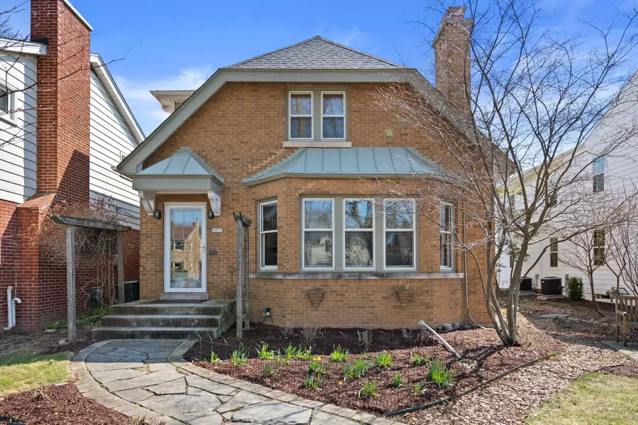 4832 N Newhall St, Whitefish Bay, WI 53217 - #2