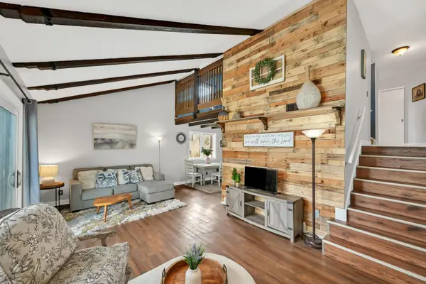 N17W5328 Garfield St, Cedarburg, WI 53012