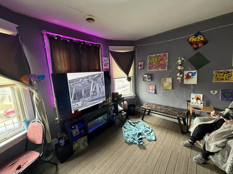 1912 W Rogers St, Milwaukee, WI 53204 - #3