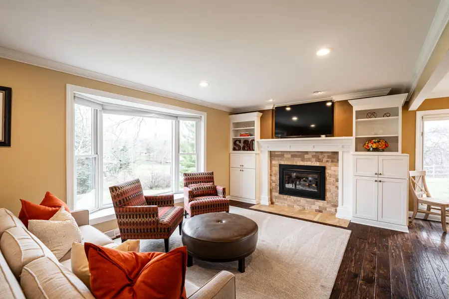 21710 W Ann Louise Ct, New Berlin, WI 53146 - #3