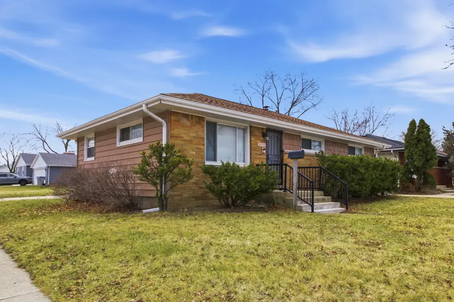 10325 W Silver Spring Dr, Milwaukee, WI 53225 - #3