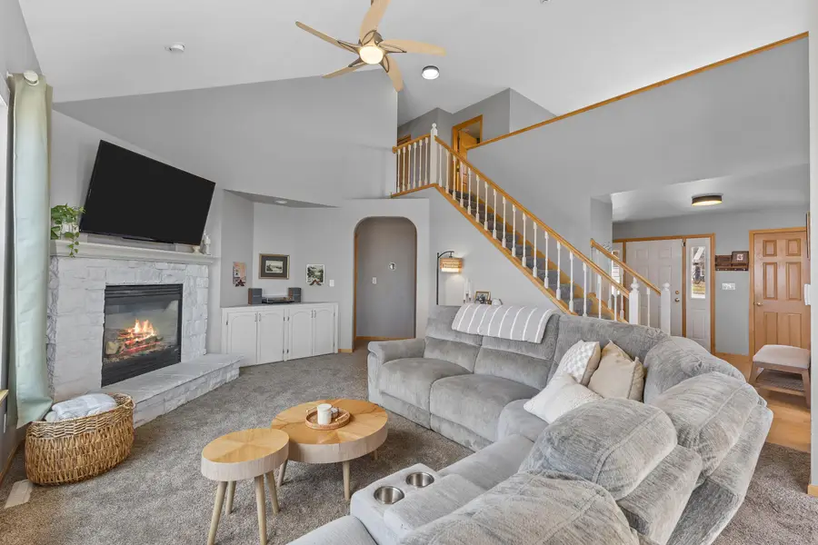 1604 Auburn Ct, Waukesha, WI 53189 - #2