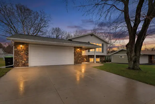 438 Emmer St, Mayville, WI 53050