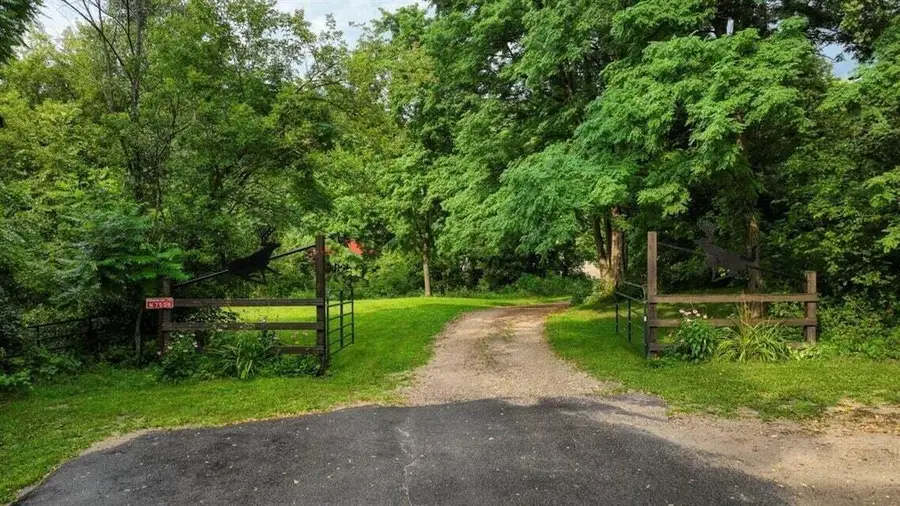 N7534 Skoy Coulee Rd, Farmington, WI 54644 - #2