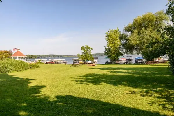 W269N2762 Lelah Ave, Pewaukee, WI 53072