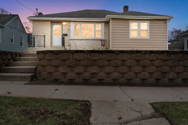 310 Hyde Park Ave, Waukesha, WI 53188