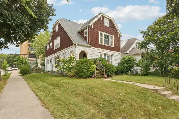 4480 N Bartlett Ave, Shorewood, WI 53211