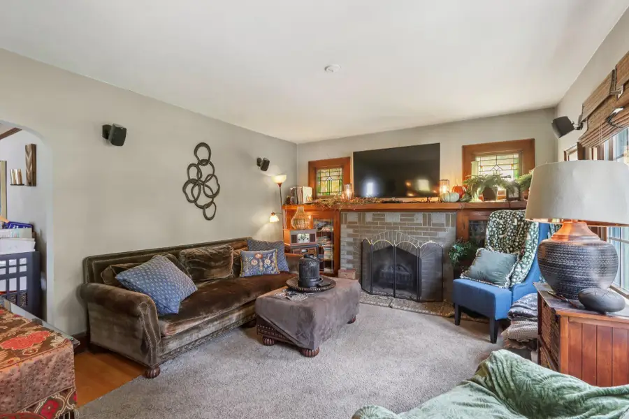 4480 N Bartlett Ave, Shorewood, WI 53211 - #2