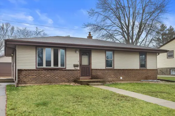 9317 Carol Ann Dr, Sturtevant, WI 53177