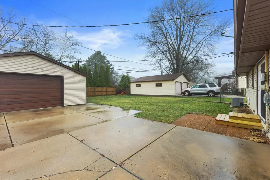 9317 Carol Ann Dr, Sturtevant, WI 53177 - #3