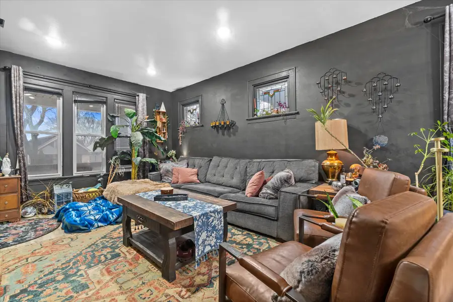 2221 E Oklahoma Ave, Milwaukee, WI 53207 - #3