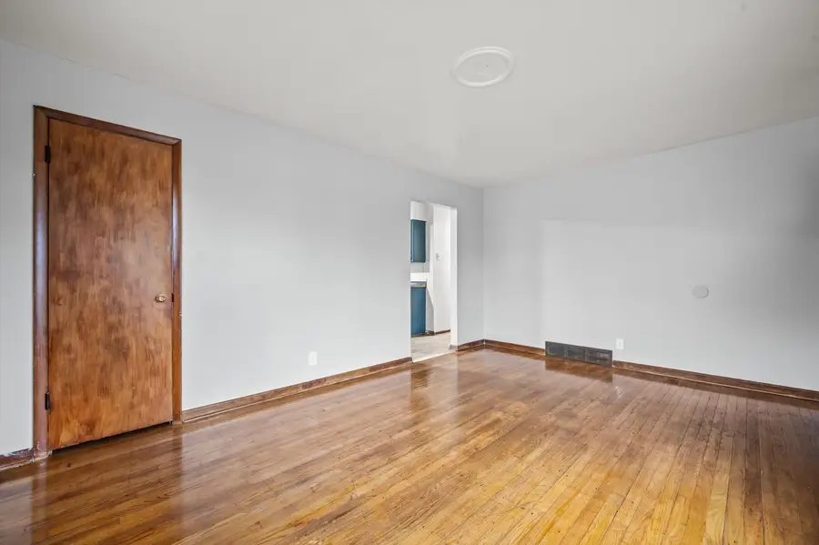 5863 N 62nd St, Milwaukee, WI 53218 - #3