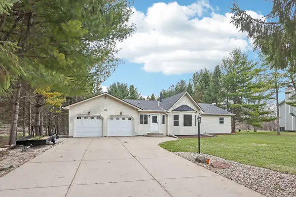 W354N5854 Lisbon Rd, Oconomowoc, WI 53066