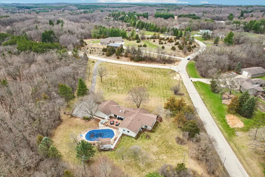 W338S4370 Drumlin Dr, Genesee, WI 53118 - #3