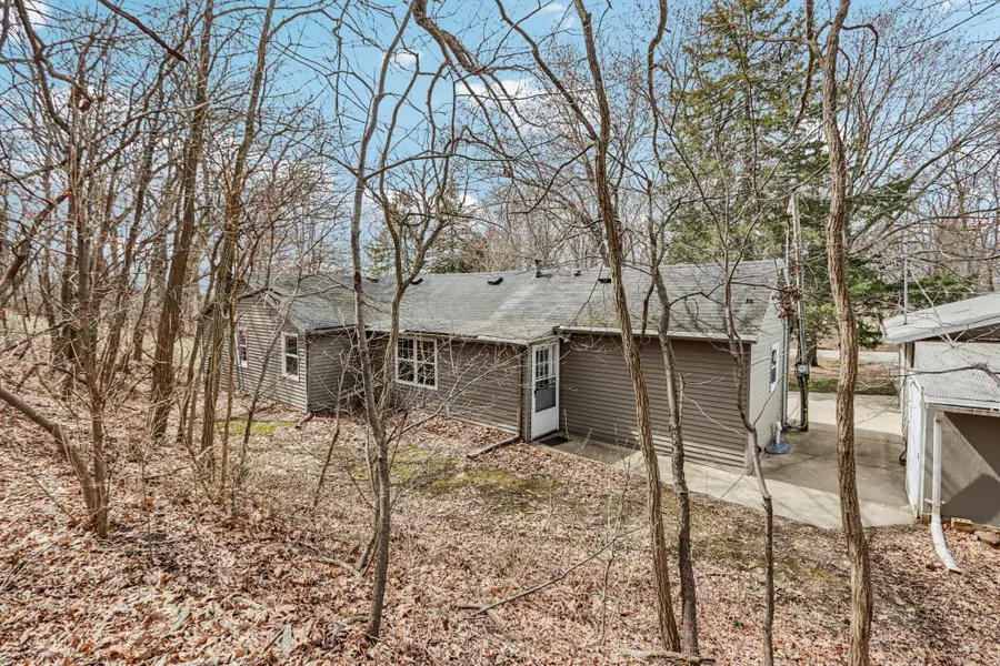 5040 Crestview Rd, Marshall, WI 53559 - #3
