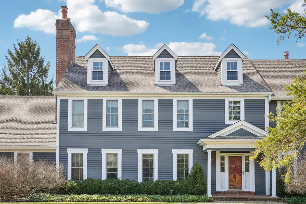 21065 Bradford Ln, Brookfield, WI 53045 - #1