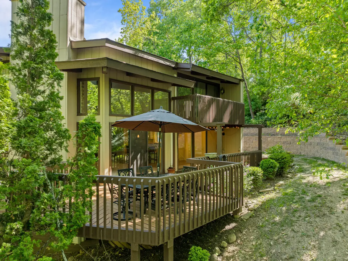 840 Woodland Ct, Fontana, WI 53125 - #1