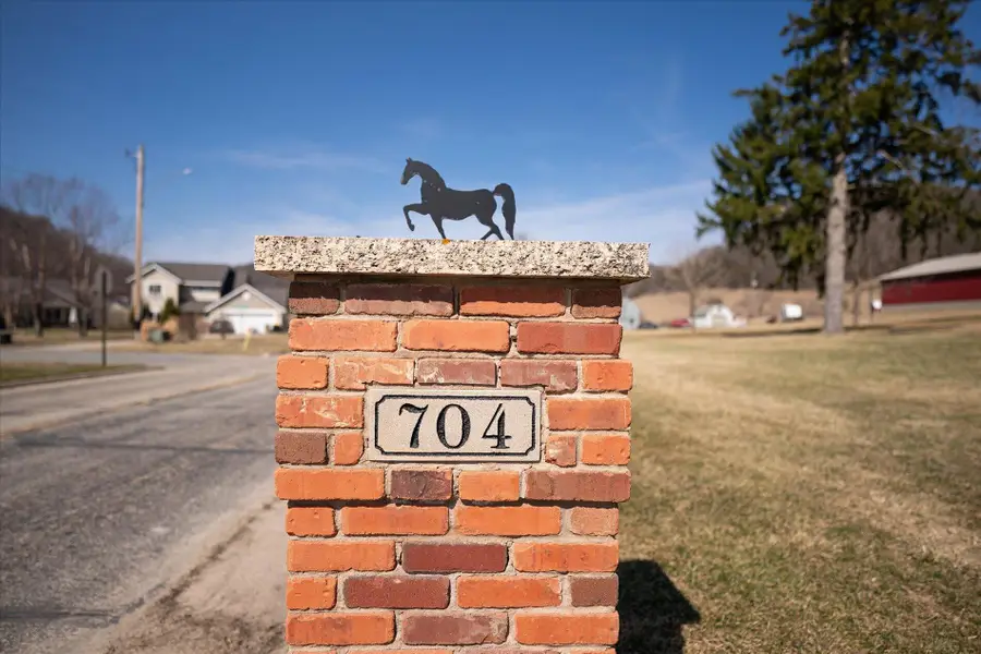 704 7th St N, Brownsville, MN 55919 - #3