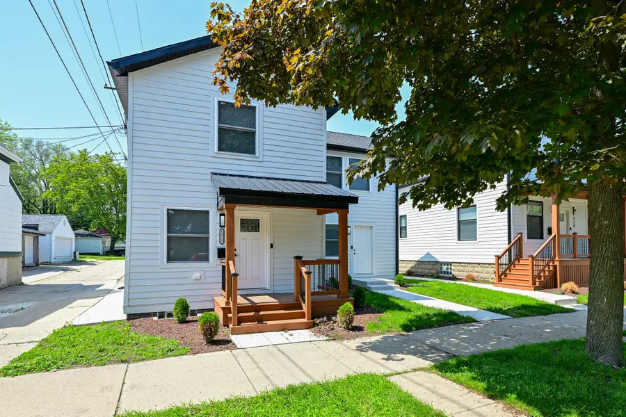 1922 E Iron St, Milwaukee, WI 53207 - #2