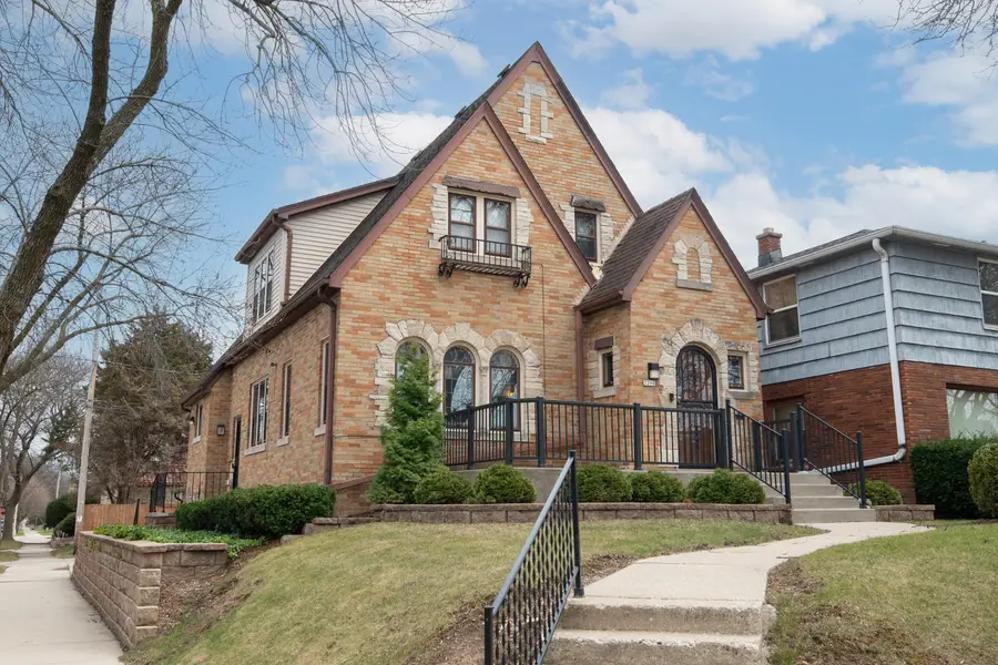 3290 N 44th St, Milwaukee, WI 53216 - #2