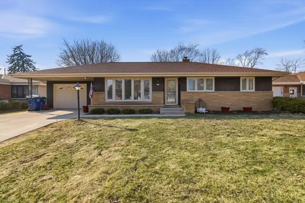 919 N Stanford St, Port Washington, WI 53074