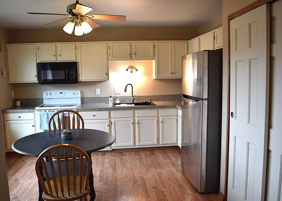 W165N11547 Abbey Ct, Germantown, WI 53022 - #2