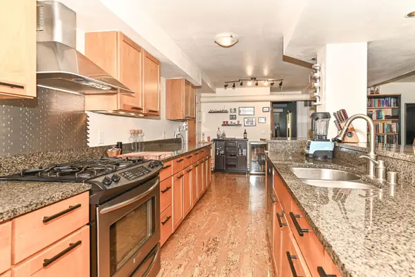 1904 N Farwell Ave, Milwaukee, WI 53202